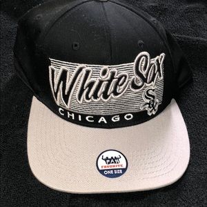 Chicago white Sox baseball hat.